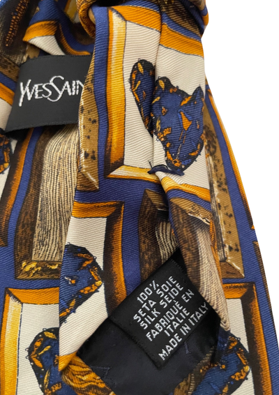 Cravate en soie – motif “cœurs & torches”, bleu/or 👔
