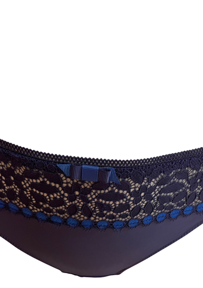 🌺 Culotte en dentelle bleu marine et détails bleus – Taille 44 (Neuve) 🌺