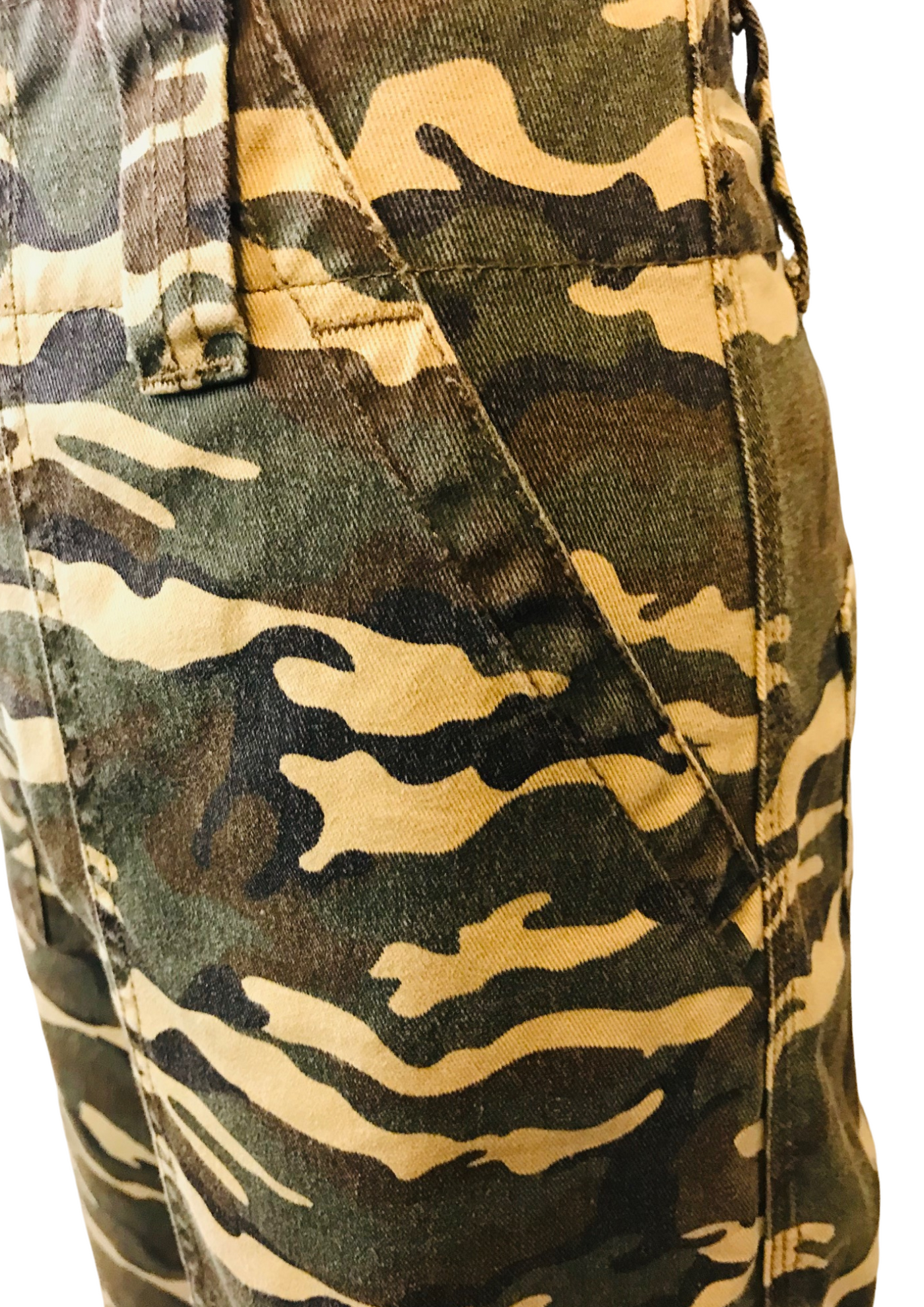 Pantalon cargo motifs camouflages Taille 36
