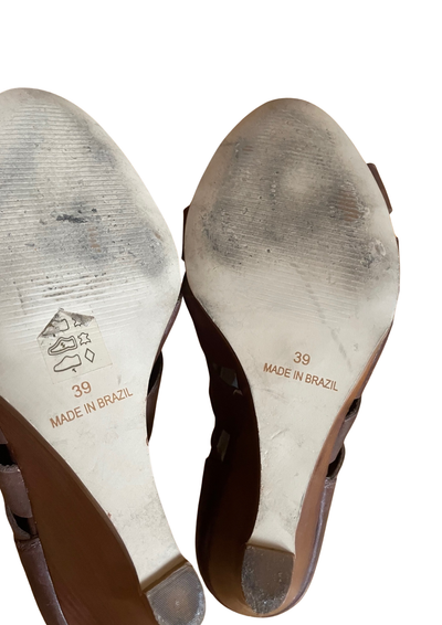 🧶 Sandales à talons compensés en cuir marron 🍂 – Pointure 39