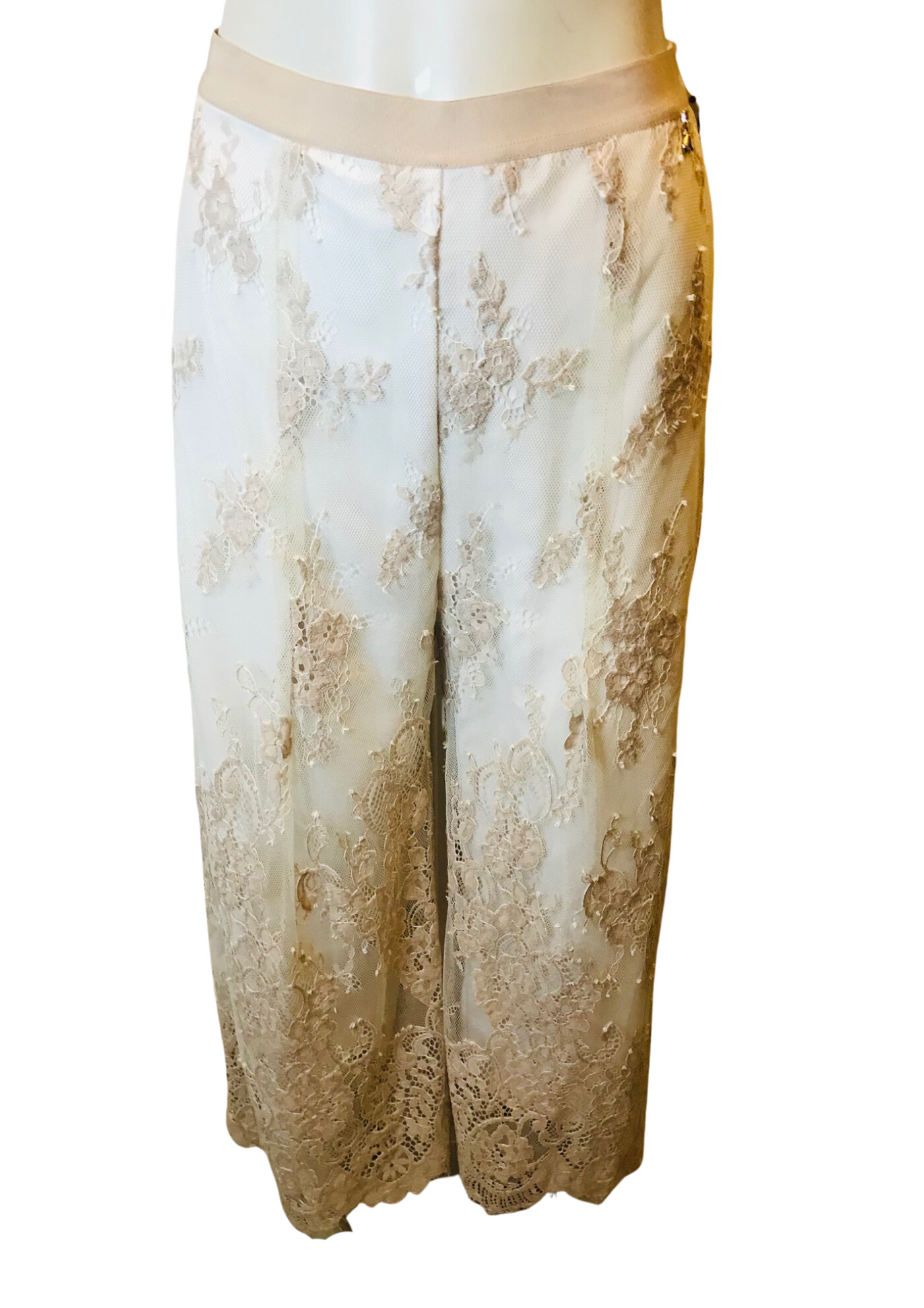 Pantalon en dentelle Taille 38