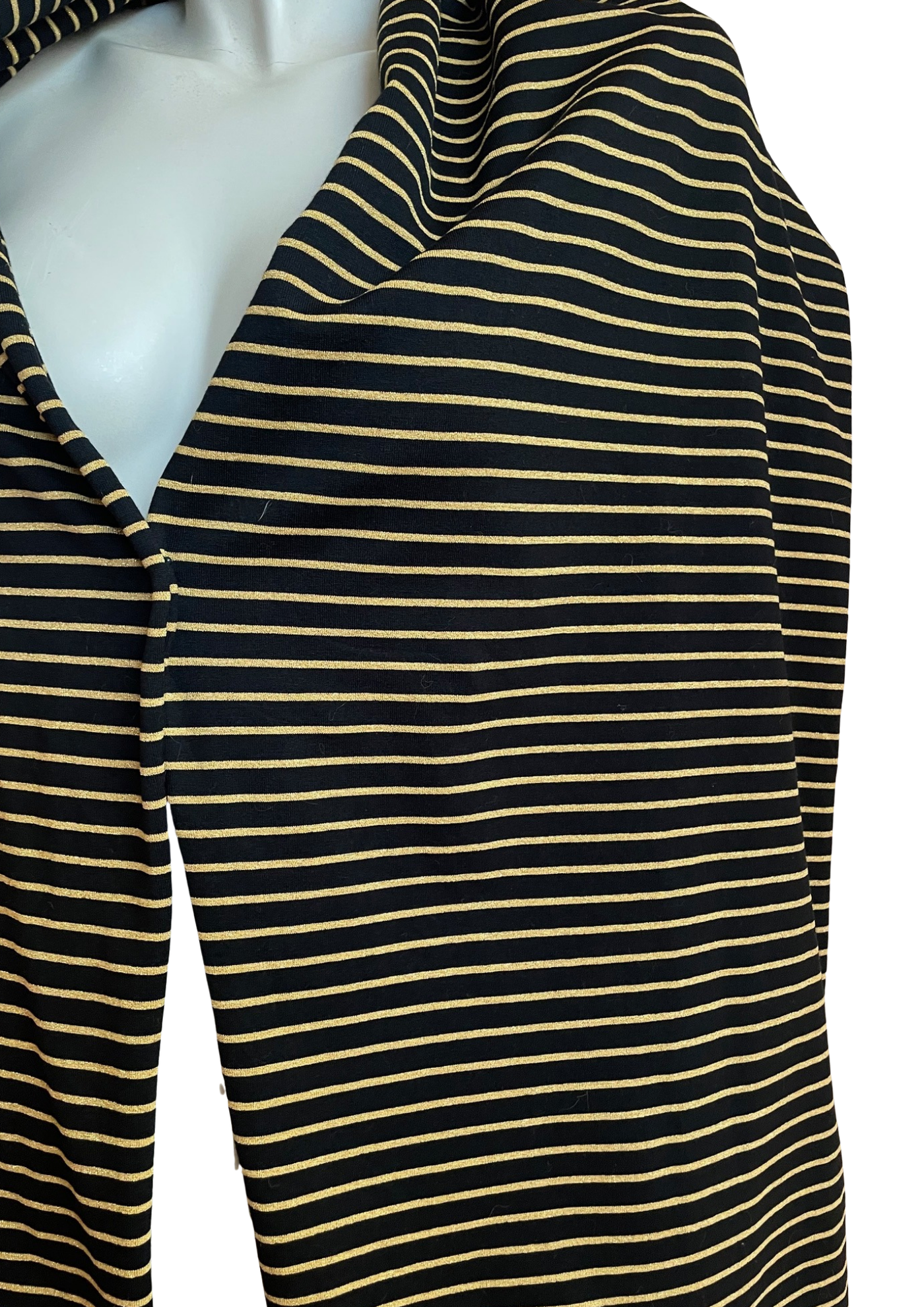 🧣 Écharpe noire rayée or – Style chic & intemporel ✨🖤