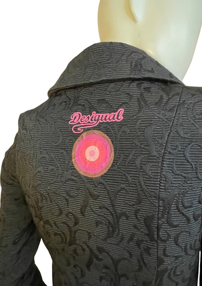 🖤 Manteau noir brodé – Élégance et originalité Taille 34 🌸✨