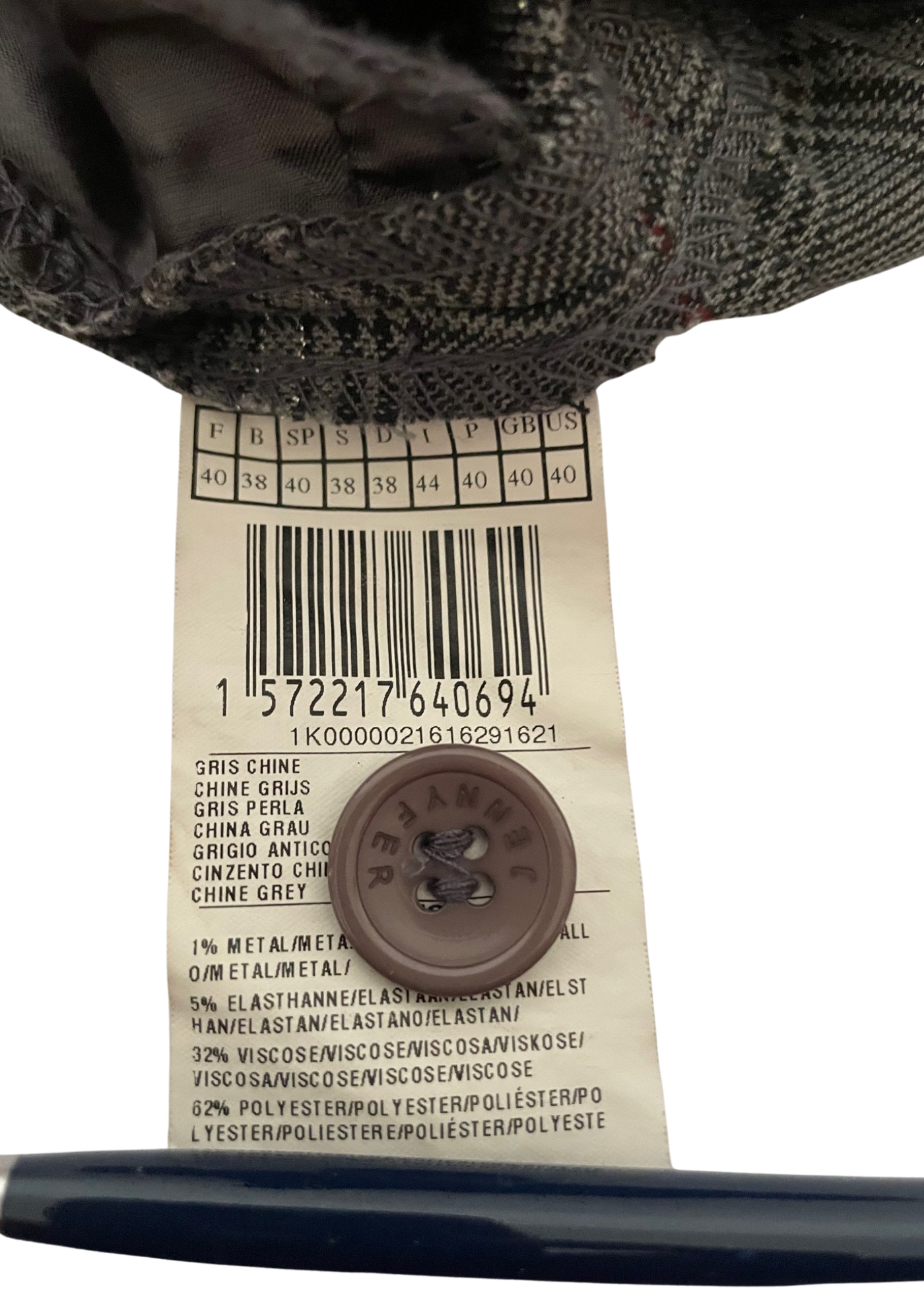 🩶 Short à carreaux gris chiné Taille 40 🩰