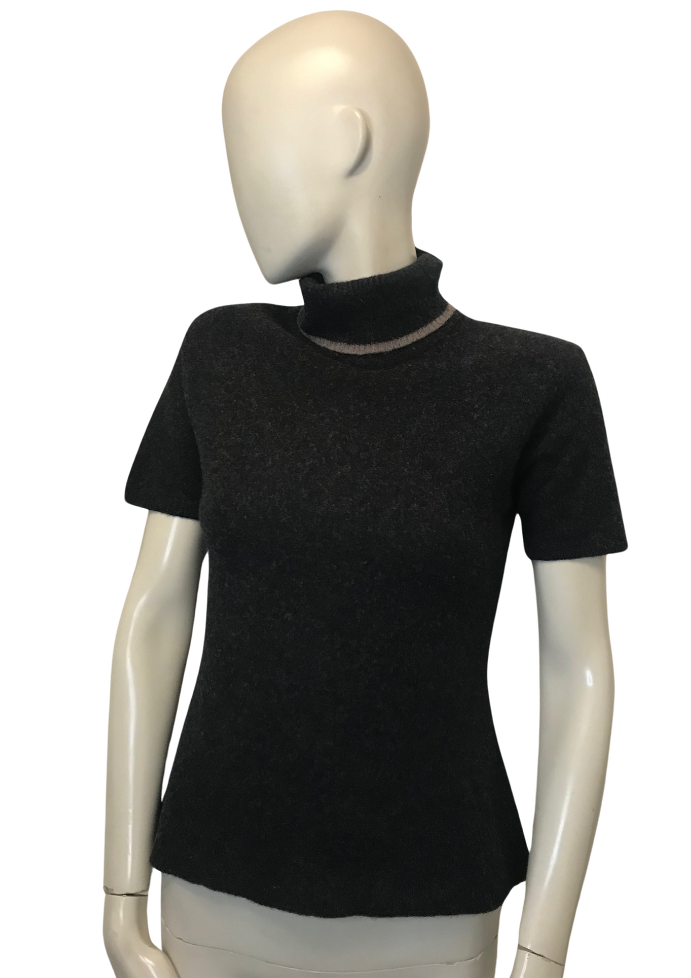 Pull manches courtes en laine d'agneau Taille 38