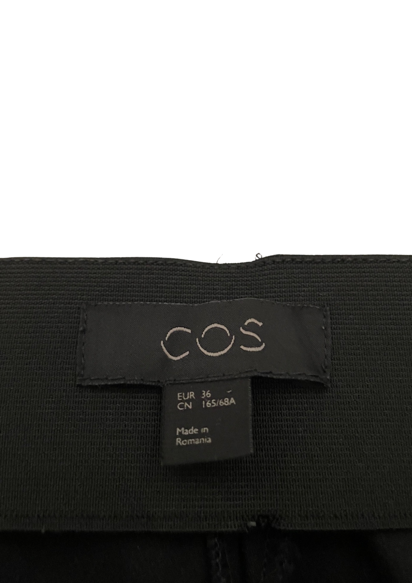 👖✨ Pantalon Noir 7/8 – Taille 36