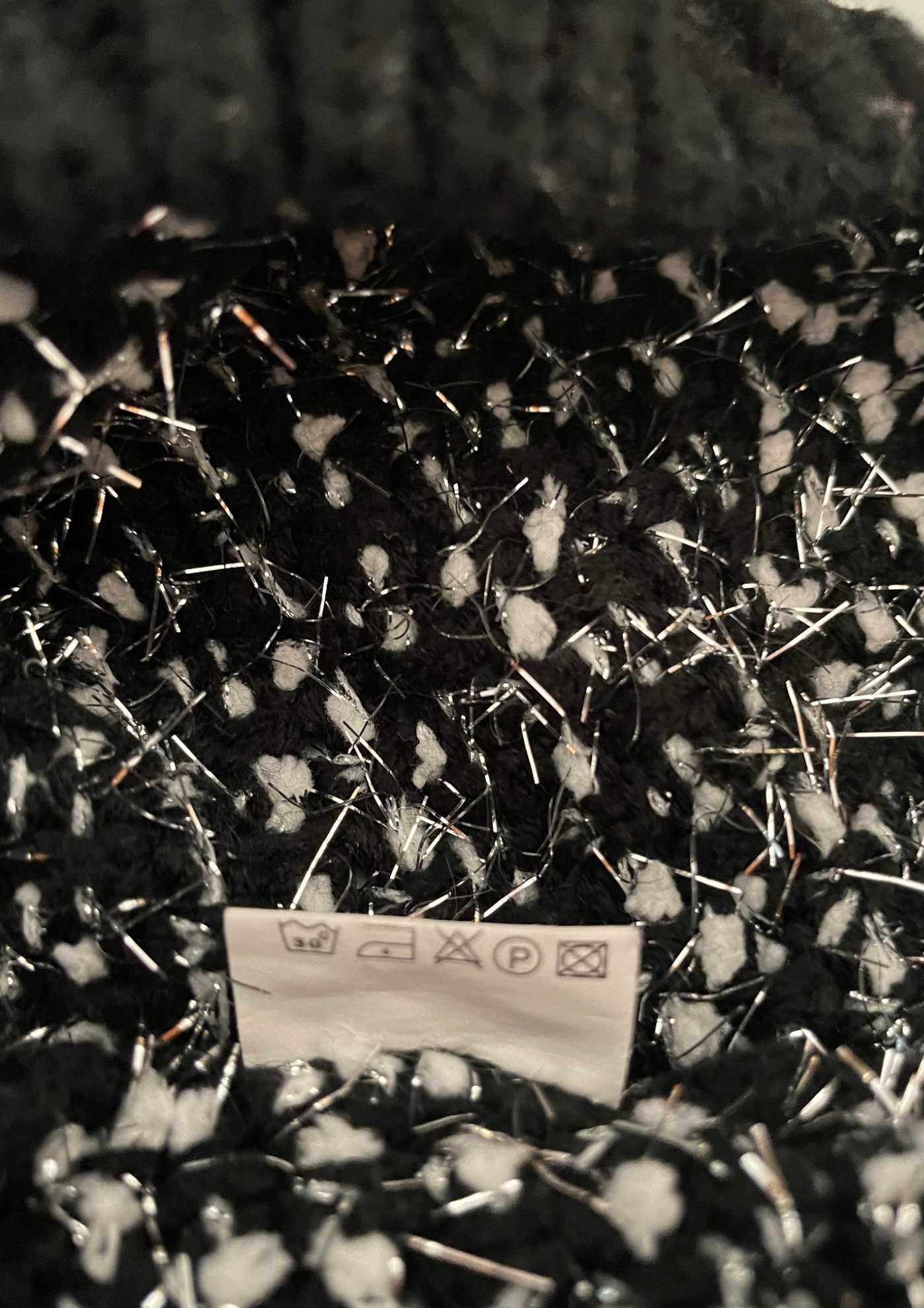 🖤 Pull noir & blanc avec fil métallisé Taille 38  ✨