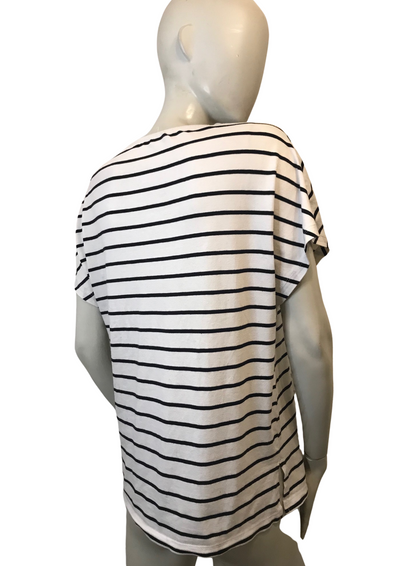 T-shirt rayé blanc et noir à poche perles – Taille 36 🌟
