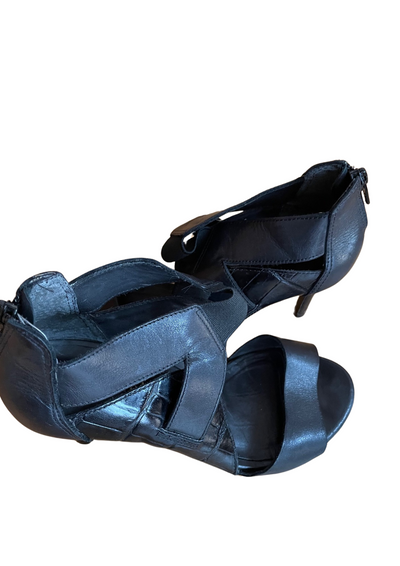 🖤 Sandales à talons Pointure 35 🖤