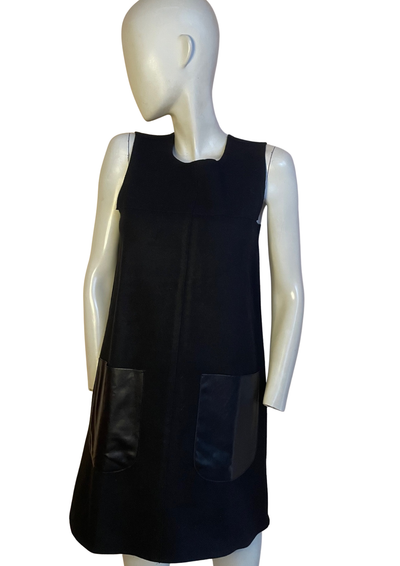 🖤 Robe trapèze noire – Détail poches effet cuir Taille 34 ✨