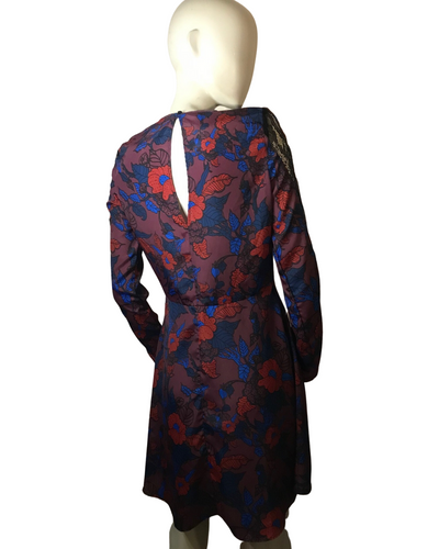 Robe fleurie empiècement dentelle Taille 36