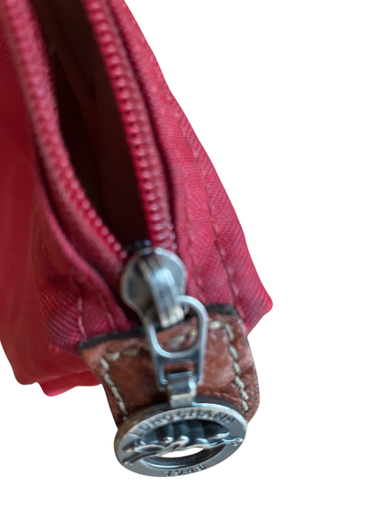 👜 Sac rouge avec détails en cuir marron 👜