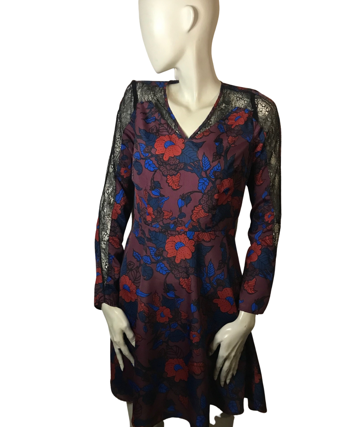 Robe fleurie empiècement dentelle Taille 36