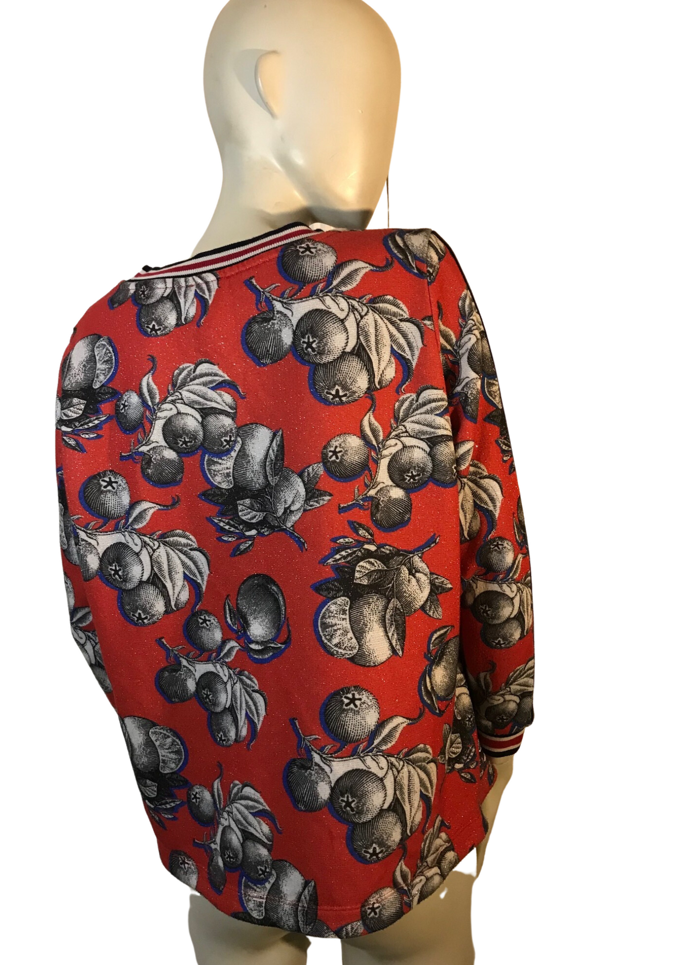 Sweat à motifs fruits Taille 36