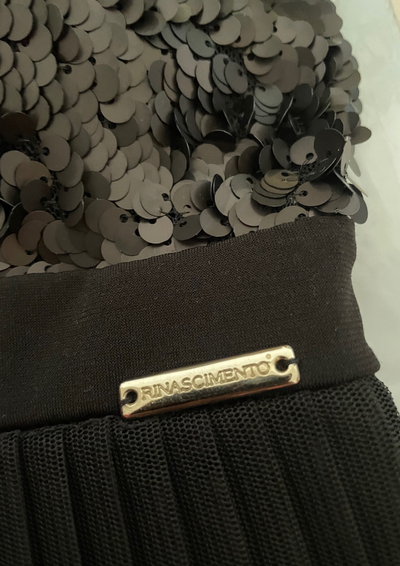 ✨ Robe noire à sequins & volants – Taille 38