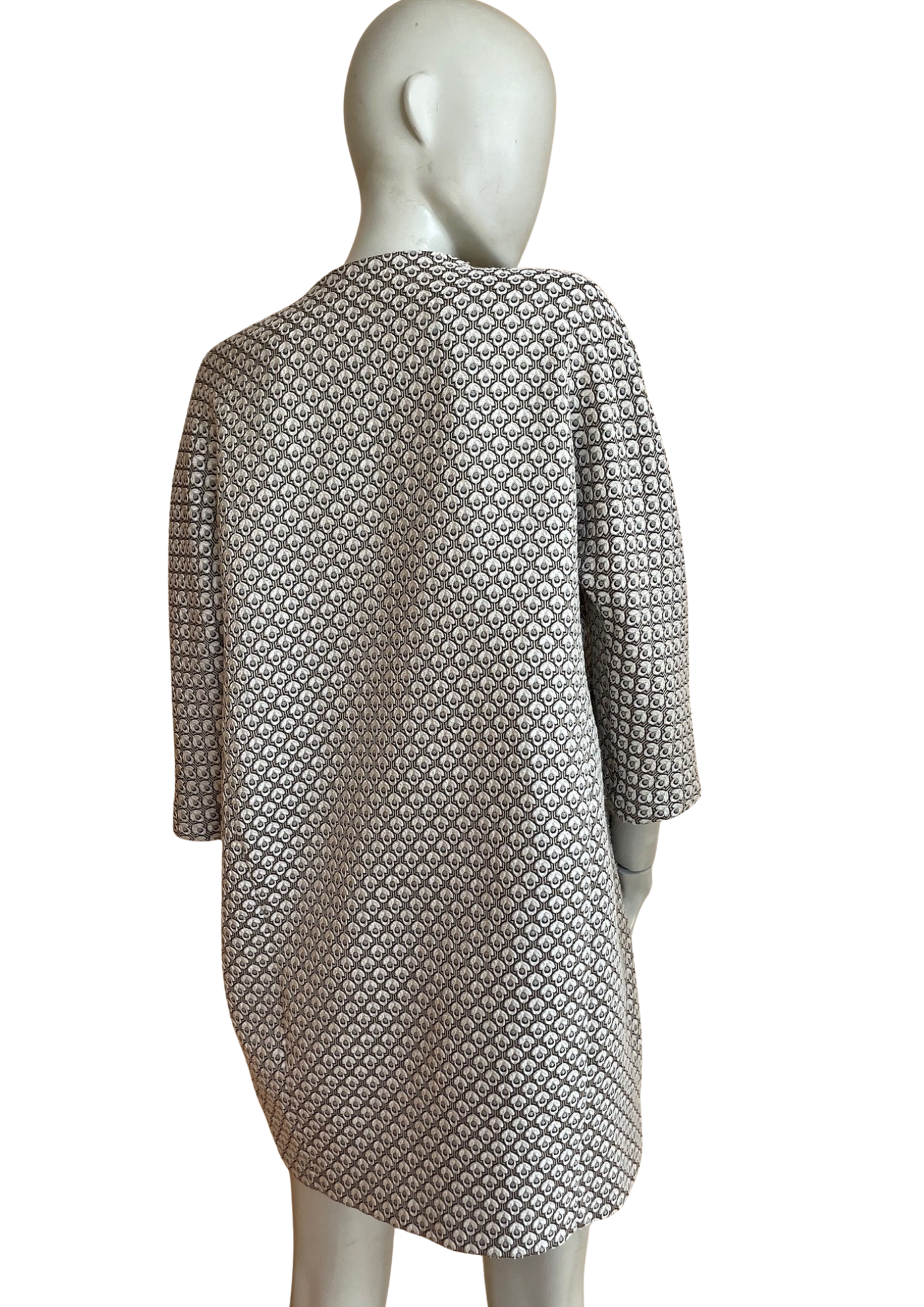 🖤🤍 Manteau court brocart graphique  – Chic & intemporel Taille 40