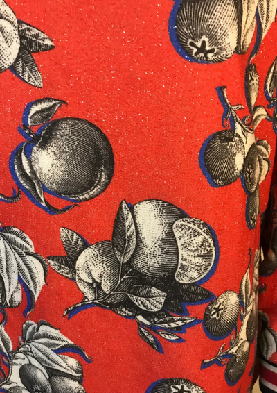 Sweat à motifs fruits Taille 36