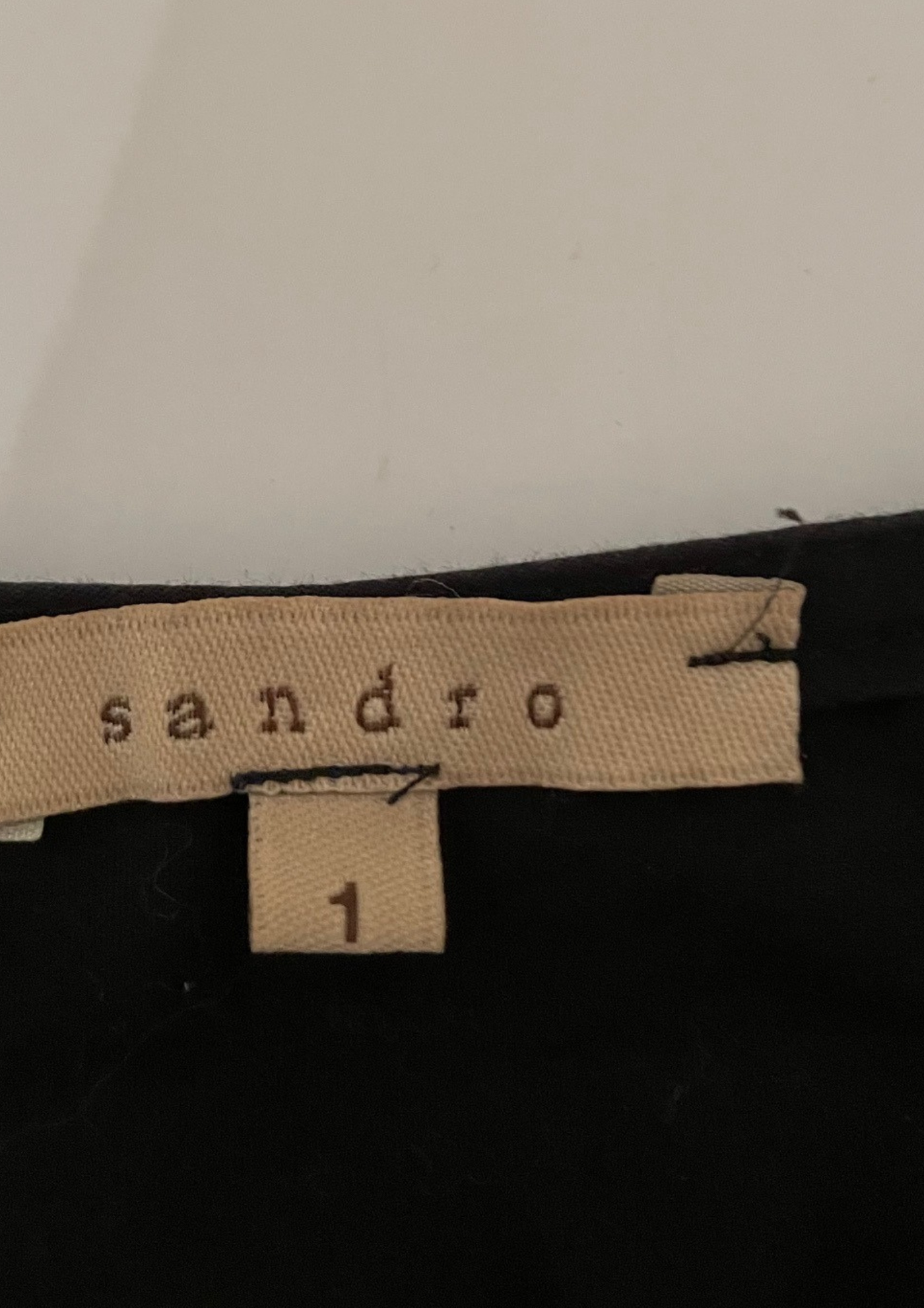 ✨ Blouse noire avec plastron brodé Taille 36 ✨