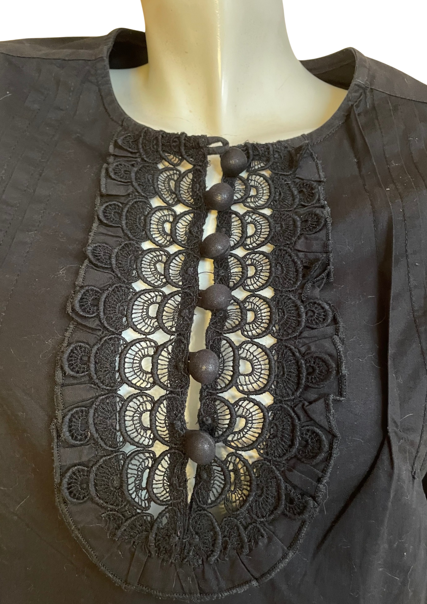 ✨ Blouse noire avec plastron brodé Taille 36 ✨