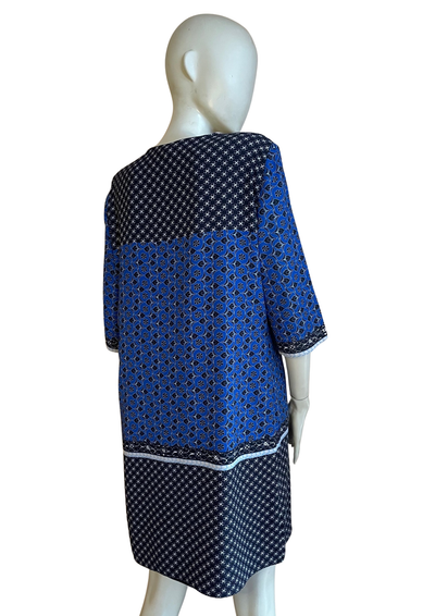 👗 Robe à motifs géométriques bleus et noirs – Élégance graphique Taille 40