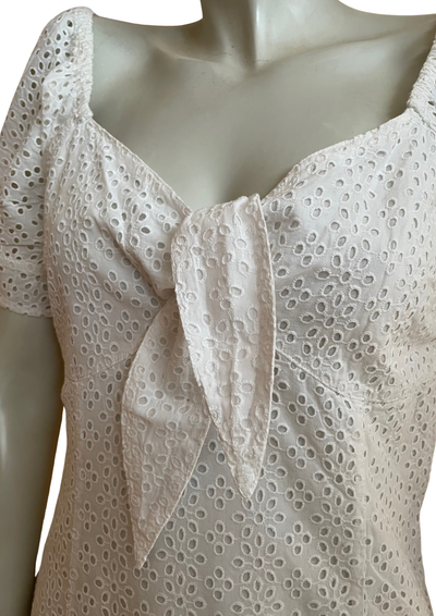 💥 Robe blanche brodée Taille 38 💥
