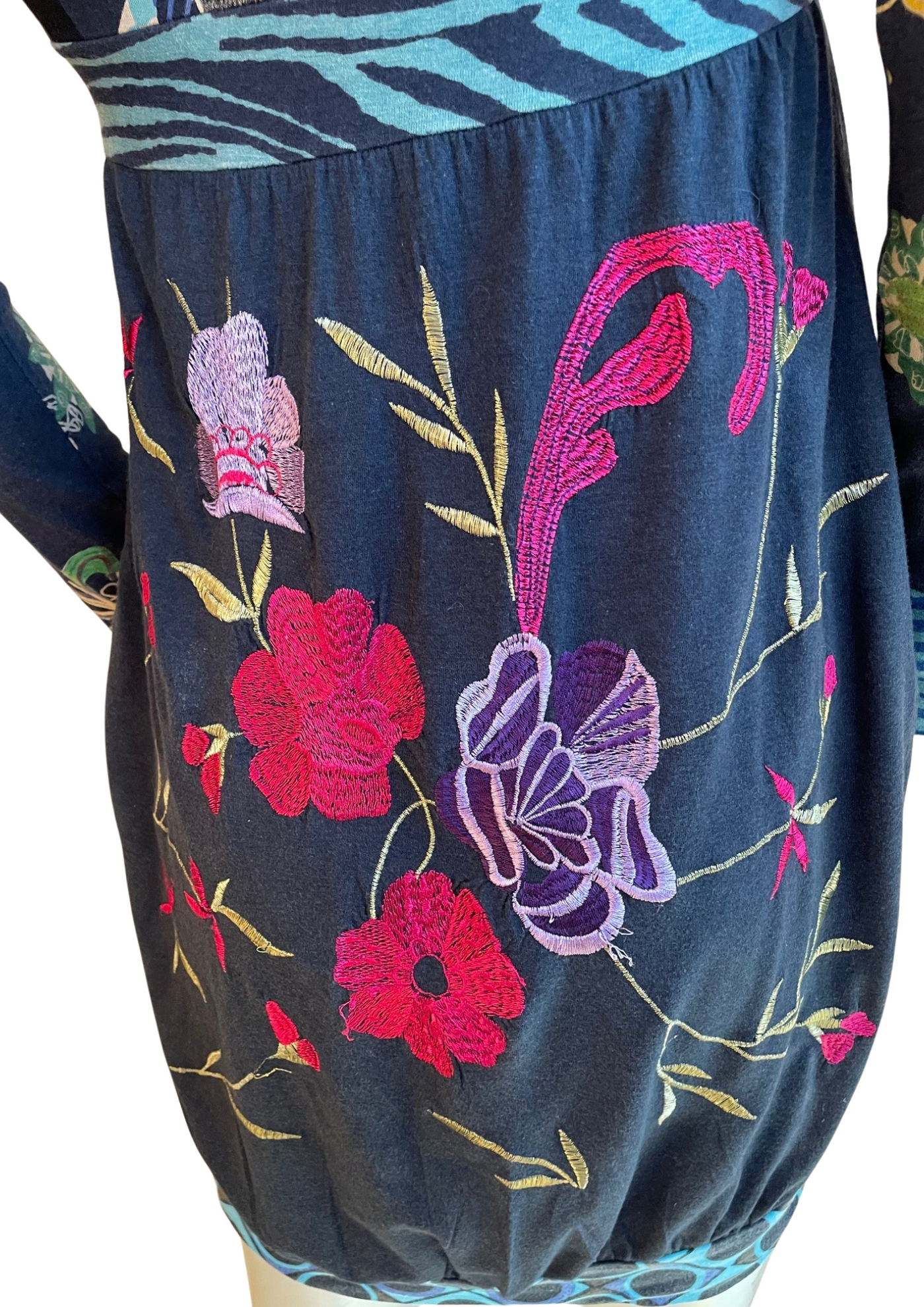 👗✨ Robe Imprimée & Brodée – Taille 36