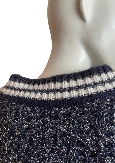 🧶 Pull navy & blanc col V – Effet brillant Taille 38