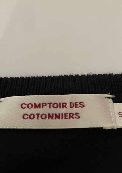 🖤 Pull noir en laine & acrylique 🎀 – Élégance discrète Taille 36