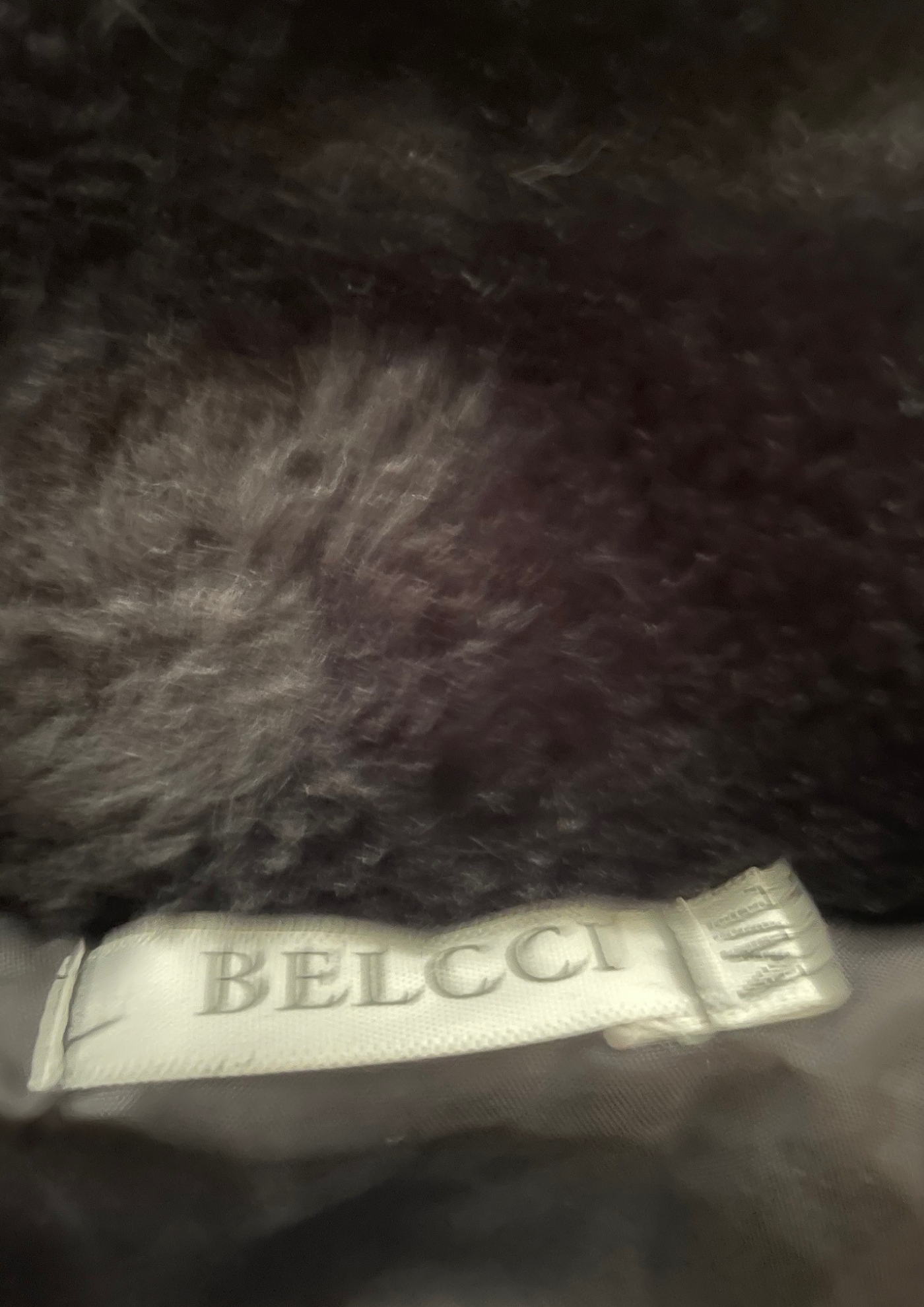 🖤 Manteau fausse fourrure noir à capuche – Taille 38 🐾✨