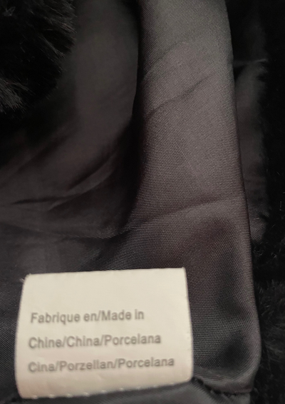 🖤 Manteau fausse fourrure noir à capuche – Taille 38 🐾✨