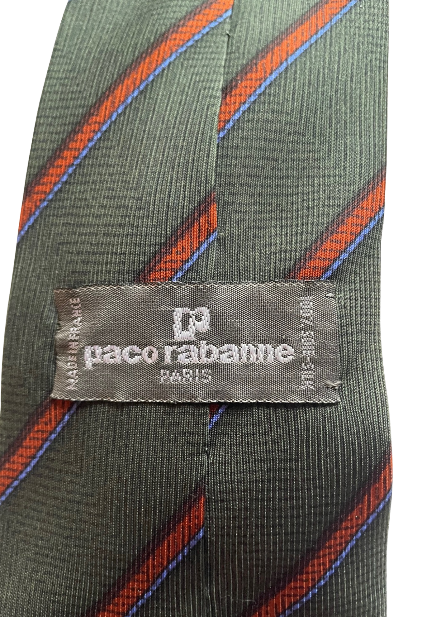 🎩 Cravate rayée en soie Élégance intemporelle ✨