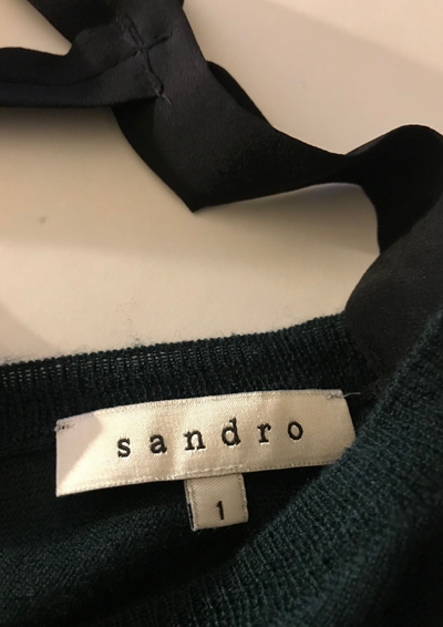 Pull vert foncé avec nœuds dans le dos Taille 36