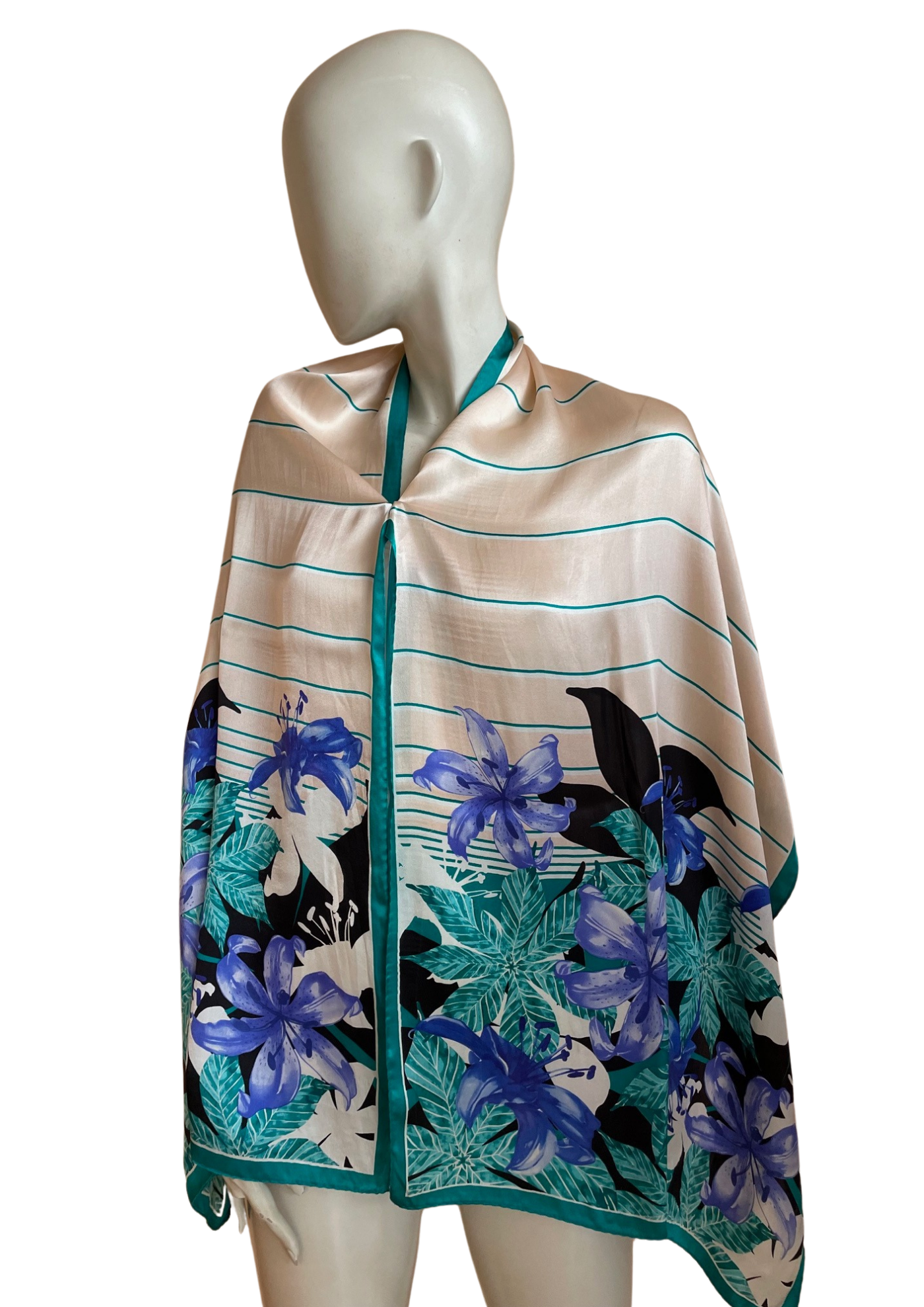 🦋 Élégant châle en soie à motifs floraux 🦋