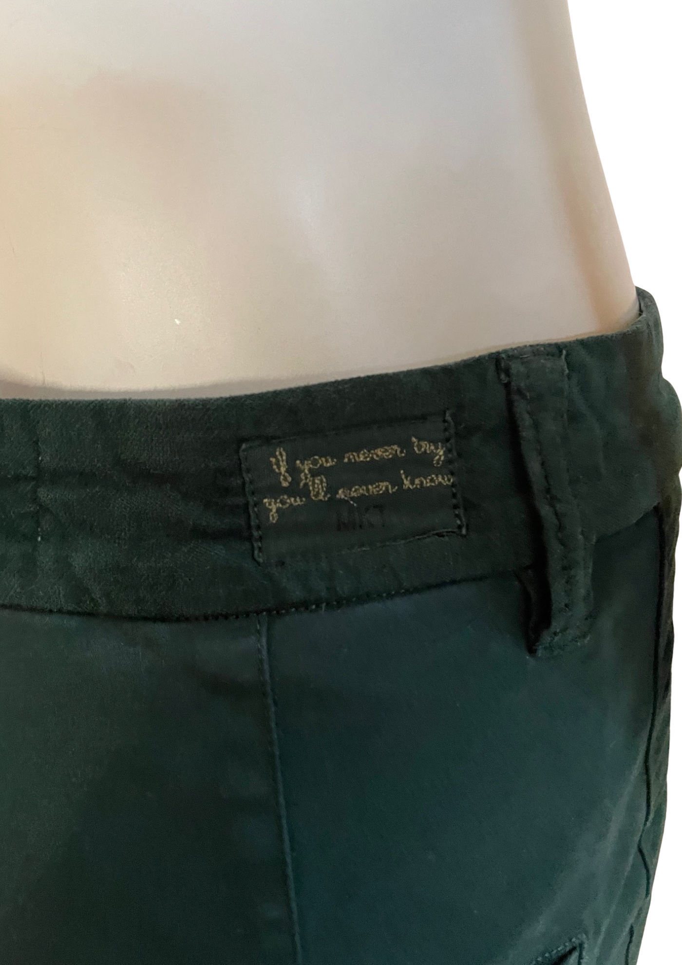 ✨ Pantalon 7/8 Vert Foncé  – Taille 24 ✨👖🌿