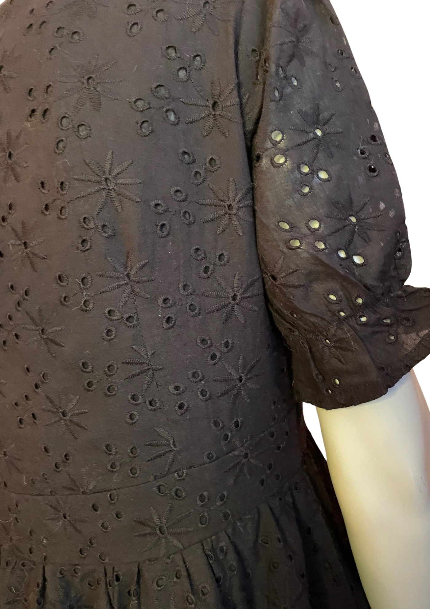🖤 Robe en broderies anglaises Taille 36 🖤