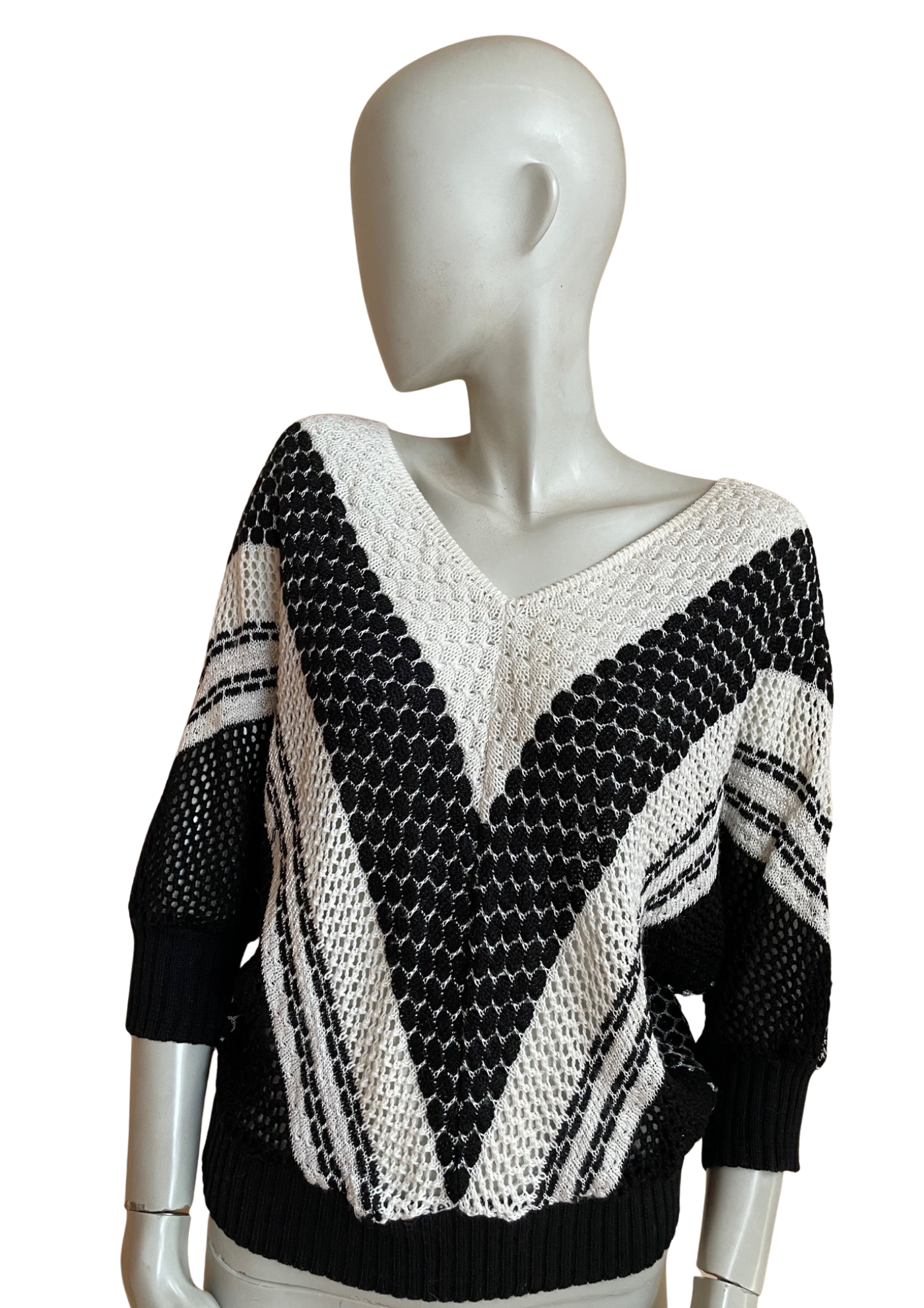 🖤 Pull ajouré graphique noir & blanc – Taille 38 🖤