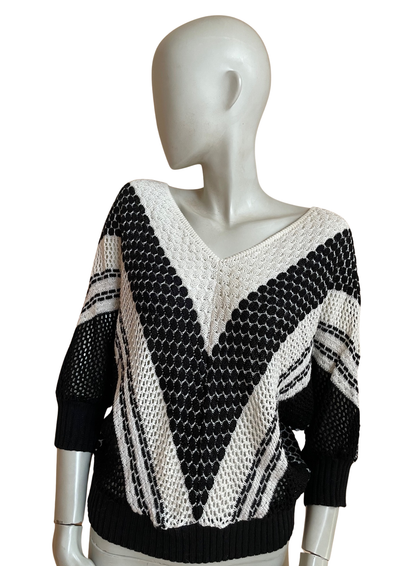 🖤 Pull ajouré graphique noir & blanc – Taille 38 🖤
