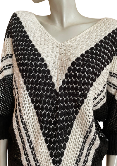 🖤 Pull ajouré graphique noir & blanc – Taille 38 🖤