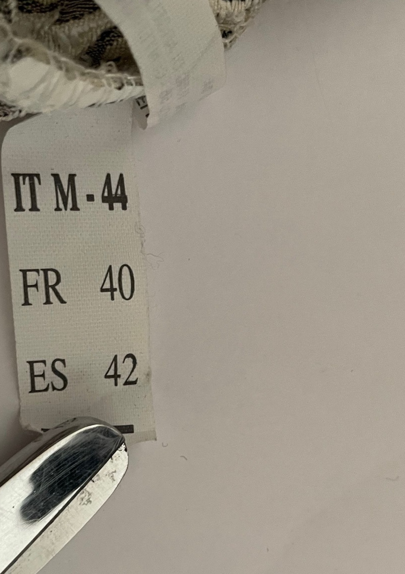 🖤🤍 Manteau court brocart graphique  – Chic & intemporel Taille 40