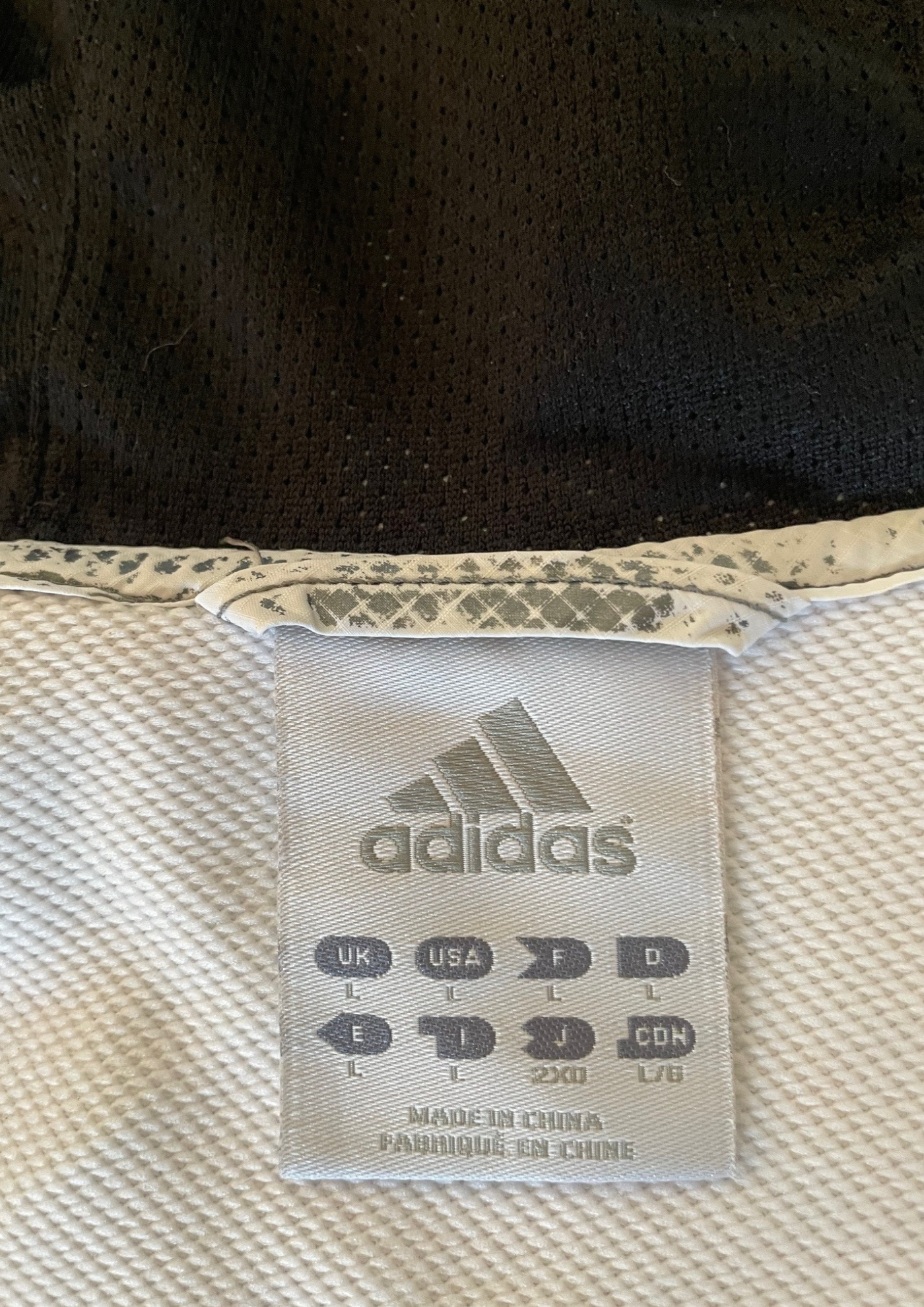 🌀 Veste à capuche Taille L 🌀
