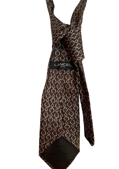 🧣 Cravate en Soie – Motifs Chaîne Marron & Gris ✨