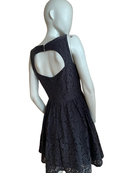 🌟 Robe en dentelle noire Taille 36 🌟