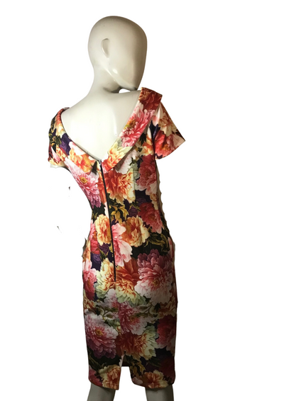 Robe fleurie col V dans le dos Taille 36