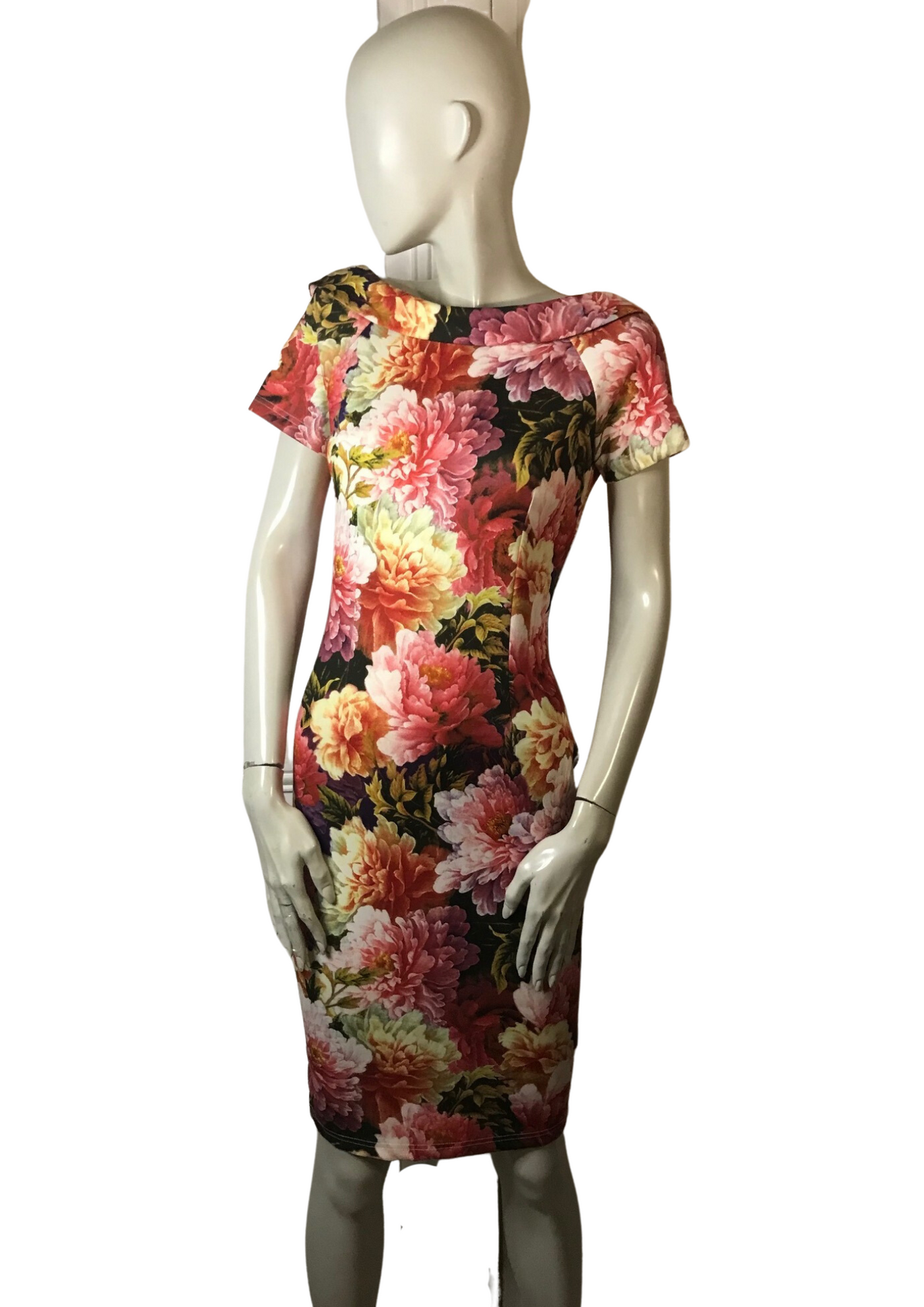 Robe fleurie col V dans le dos Taille 36