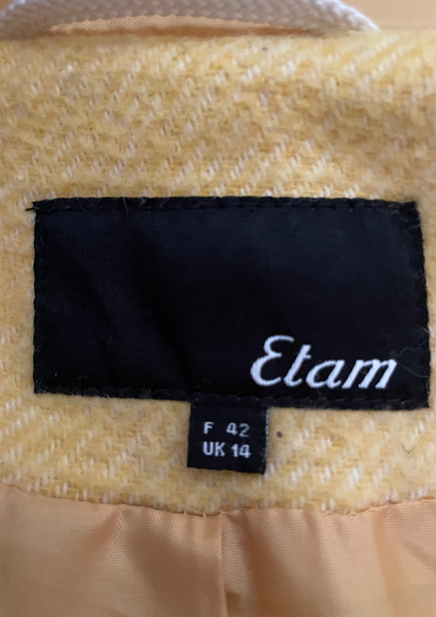 🧥✨ Manteau capuche jaune – Taille 42