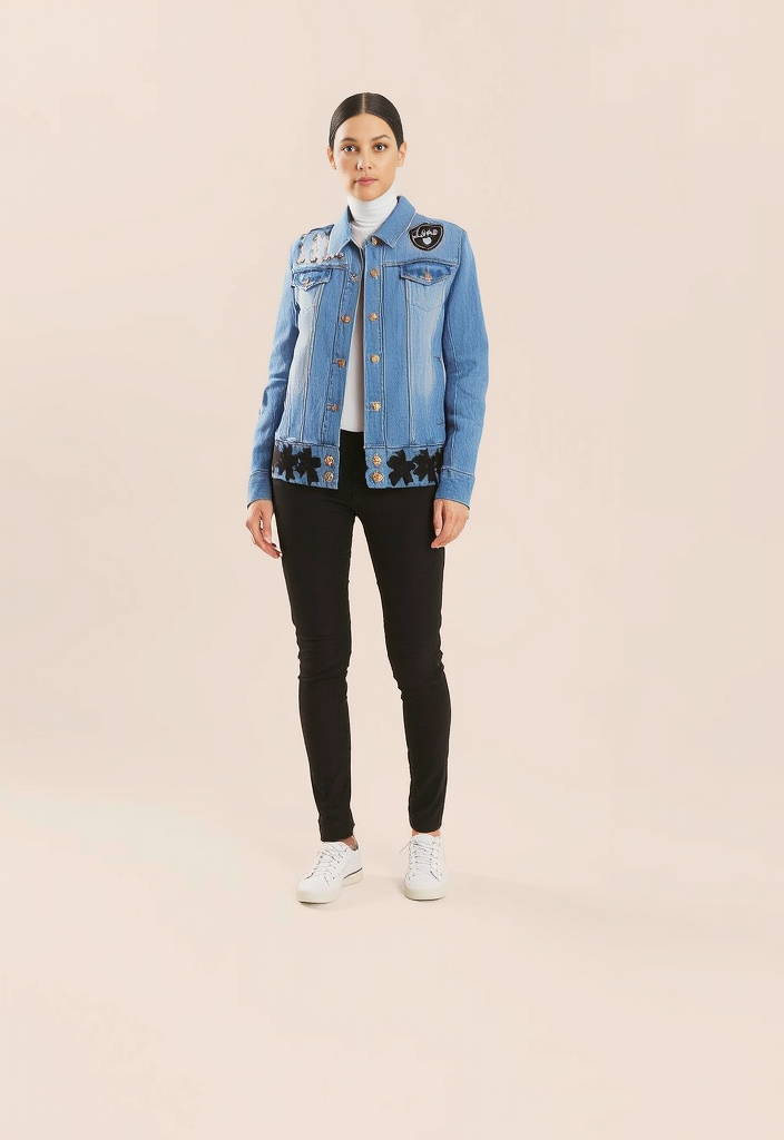 🧥 Veste en jean décorée Taille 38🧥