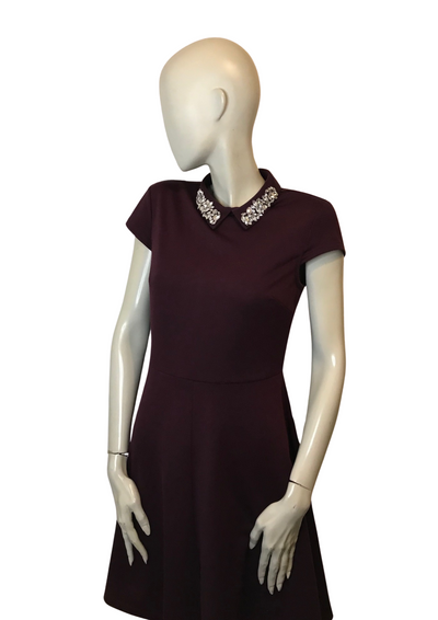 💎 Robe élégante avec col orné Taille 40 💎