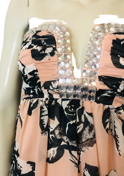 👗✨ Robe bustier drapée & strass – Taille 40 🌸