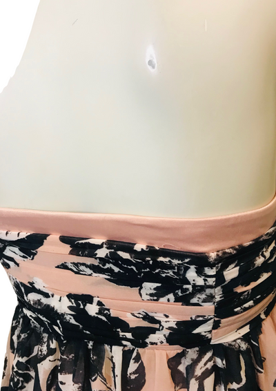 👗✨ Robe bustier drapée & strass – Taille 40 🌸