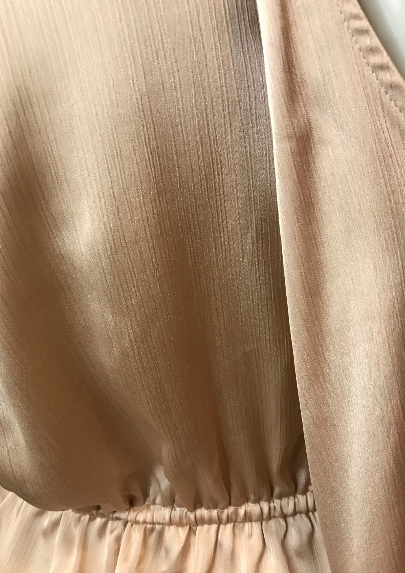🌟 Magnifique haut en satin brodé Taille 38 (Neuf) 🌟